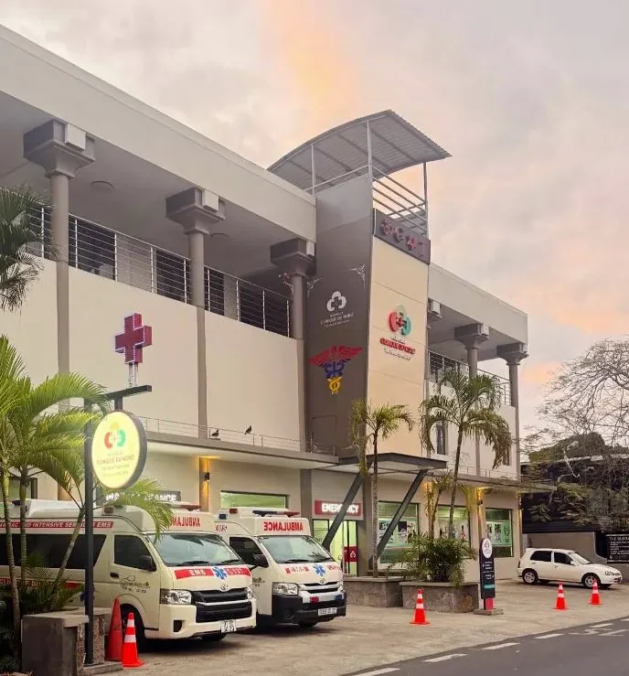 Nouvelle Clinique Du Nord exterior with clinic signage and ambulances